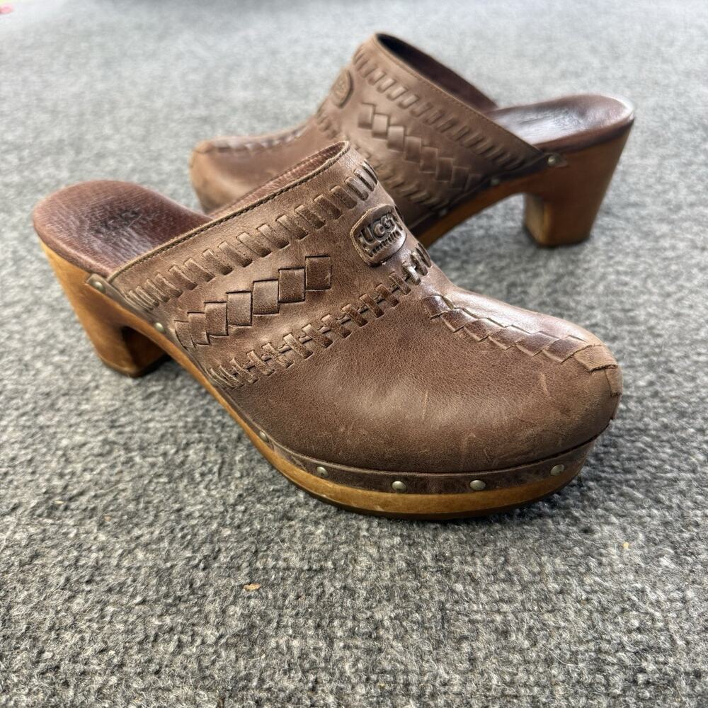 UGG Vivica Camel Leather Clog Wooden Heel Shearling Insole Studded Size 6 US